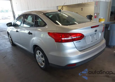 2016 Ford Focus S из США, поврежденный, VIN 1FADP3E23GL306584